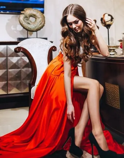 St. Petersburg Escort girl Nora