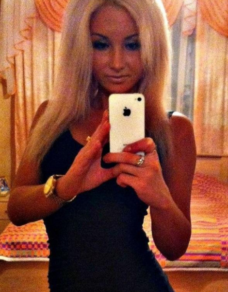 Moscow escort girl Mirabel